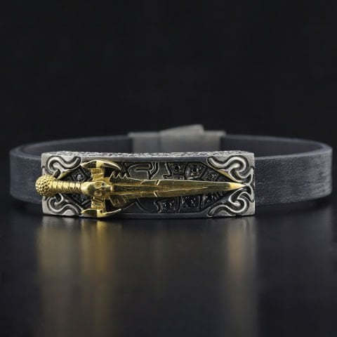 Kılıç Üzerine Kurukafa Figürü İşlenmiş Gümüş Bileklik