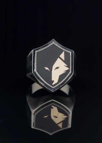 Kurt ve Kalkan Yüzük