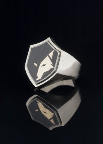 Kurt ve Kalkan Yüzük