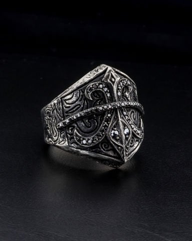 Fleur De Lis(Fransız Lalesi) Figürlü Pırlanta Taşlı Gümüş Yüzük