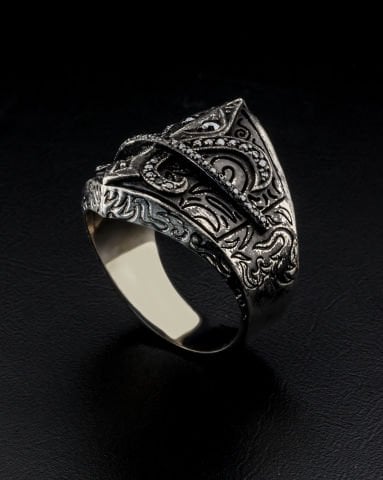 Fleur De Lis(Fransız Lalesi) Figürlü Pırlanta Taşlı Gümüş Yüzük