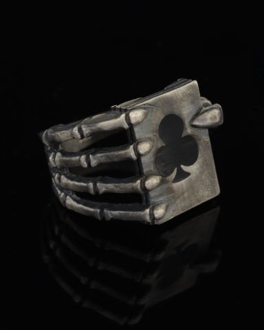 İskambil Kağıdı Tutan İskelet Figürlü Yüzük-Sinek