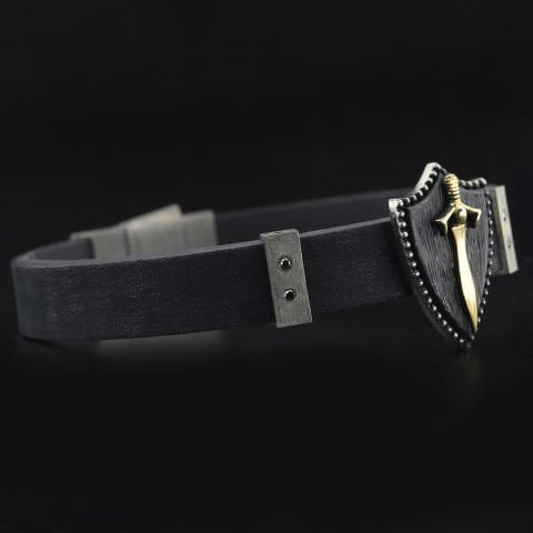 Kalkan Üzerine Kılıç Figürlü Bileklik